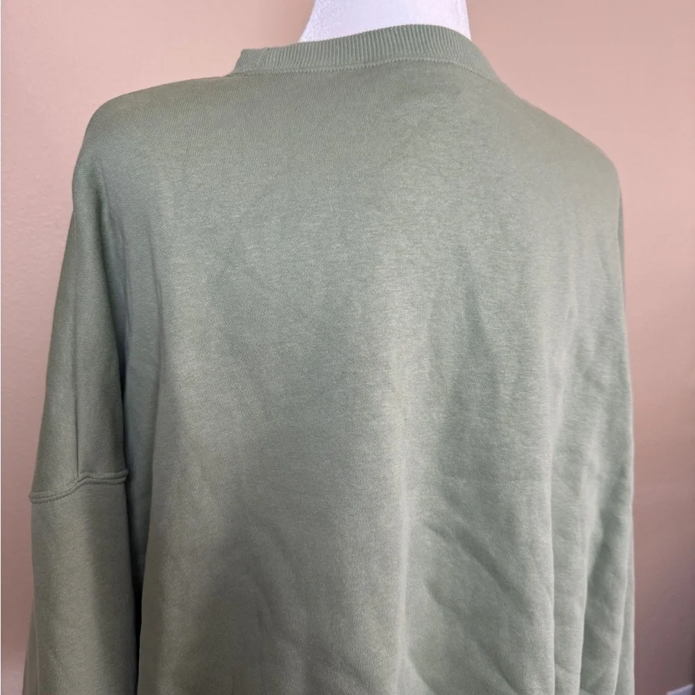 Nike Green Center Swoosh Sweater Size Large